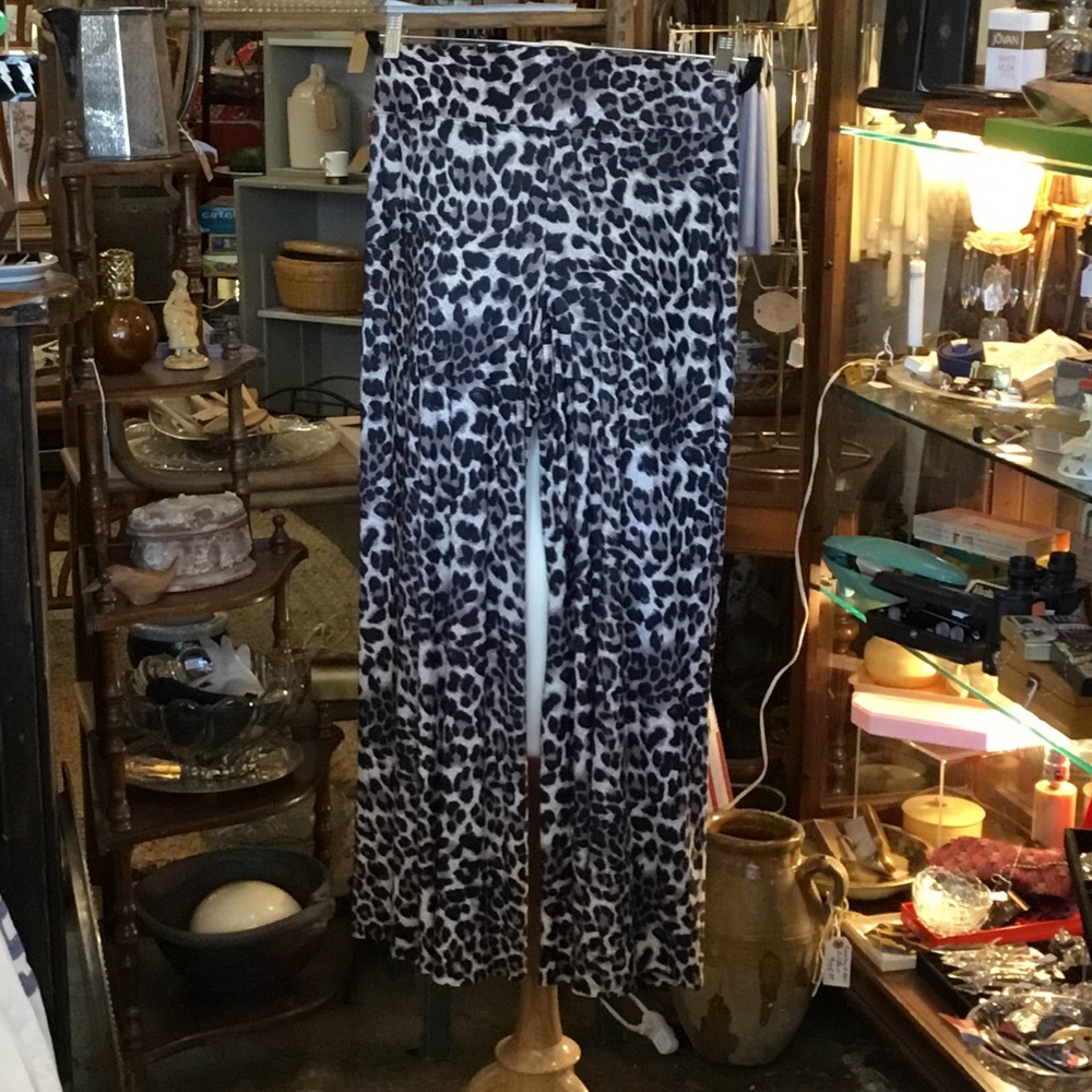 0251 Versona Accessories Leopard Print Wide Leg Palazzo Pants; VGUC size M